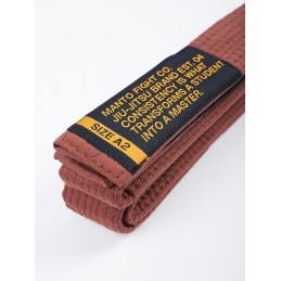 CINTURON MANTO BJJ MOTTO MARRÓN